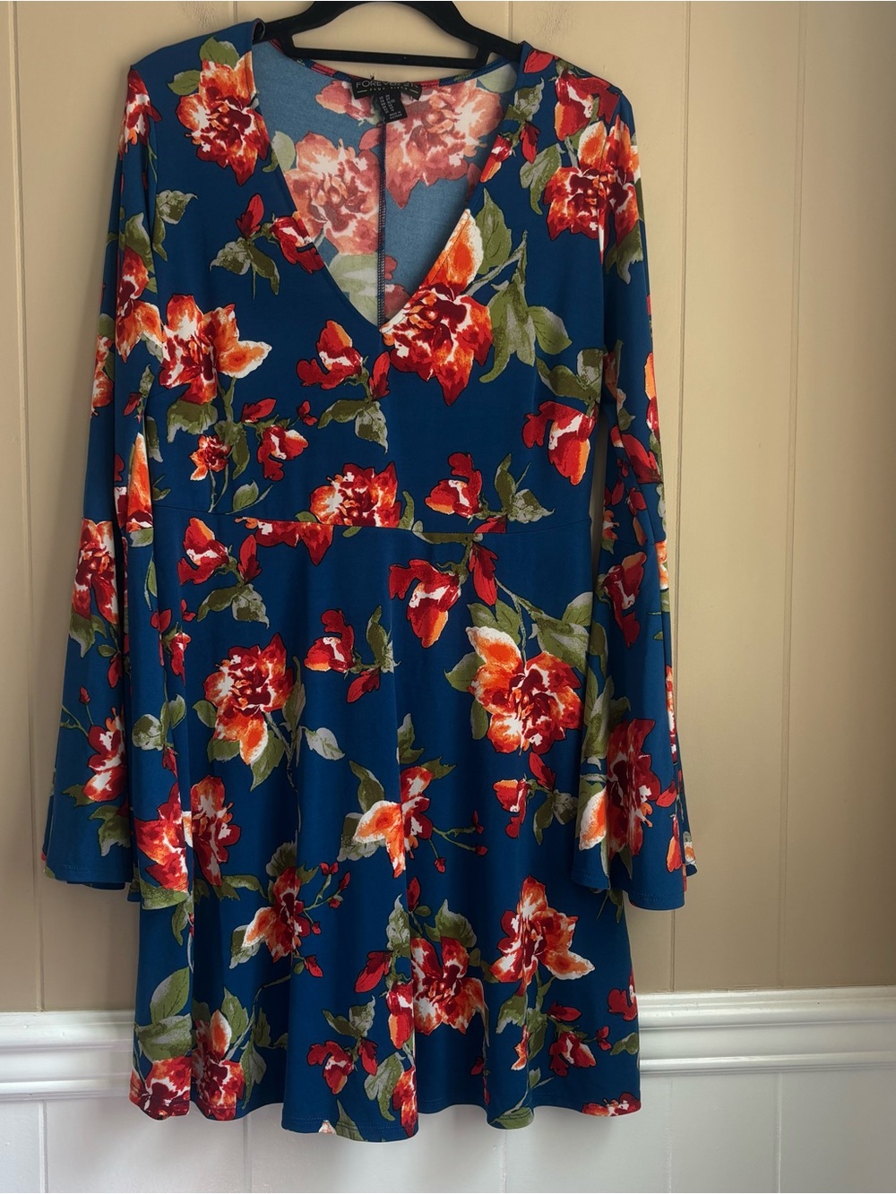 Forever 21 Floral Fit&Flare Dress Size 0X Blue Long Sleeve V-Neck Plus Size Boho